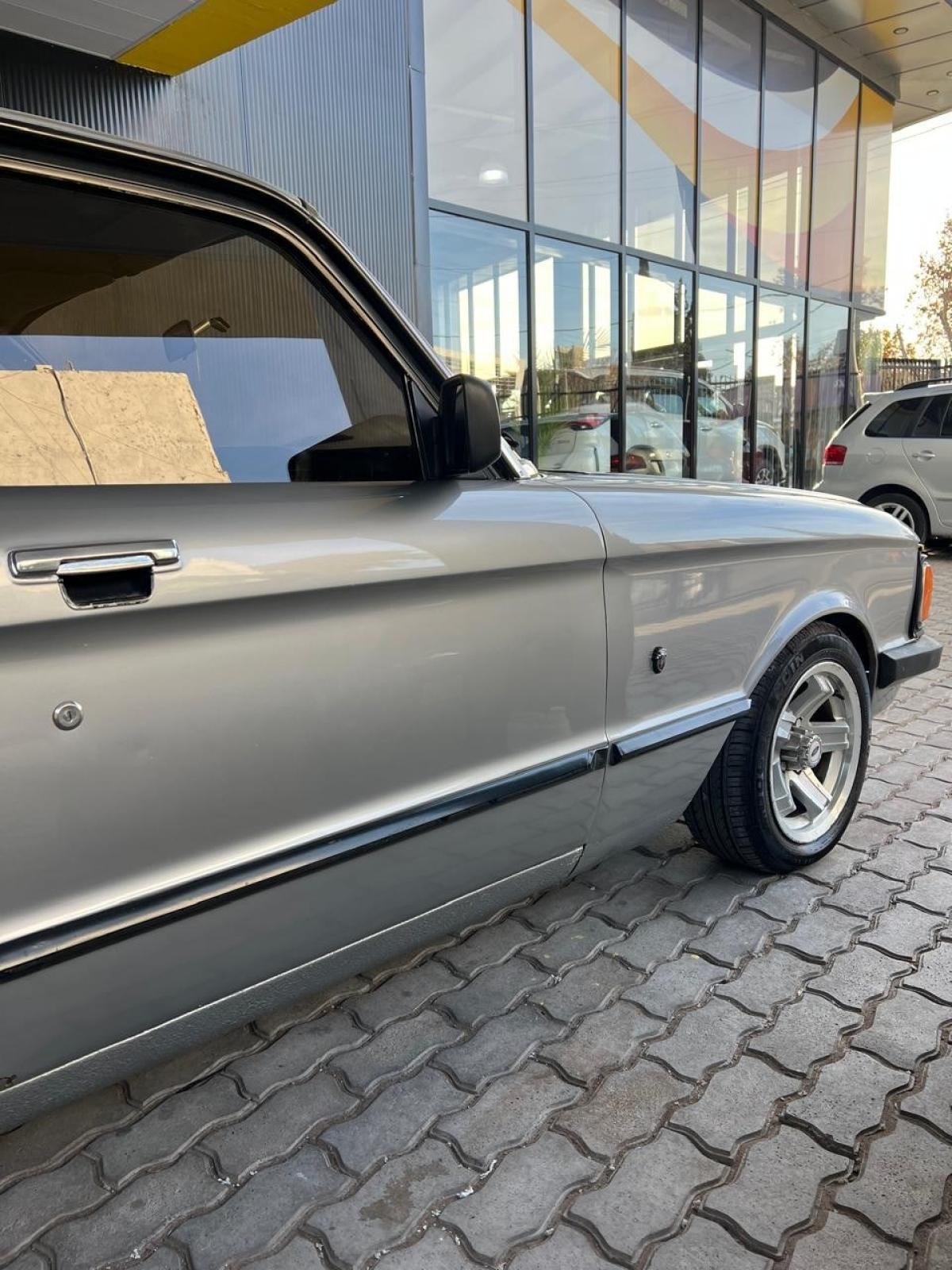 Foto de FORD FALCON GHIA 3.6 DE LUJO CON GNC 1985, color sin color especificado, en San Juan