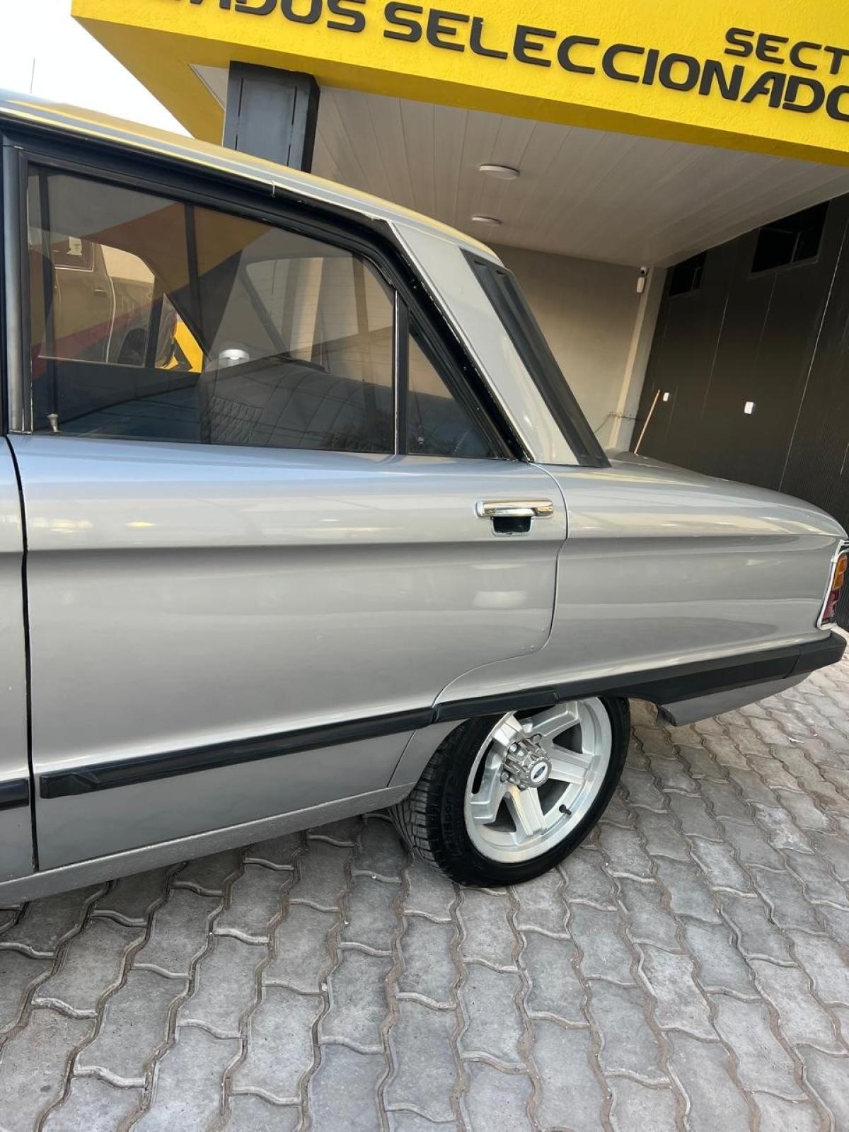Foto de FORD FALCON GHIA 3.6 DE LUJO CON GNC 1985, color sin color especificado, en San Juan