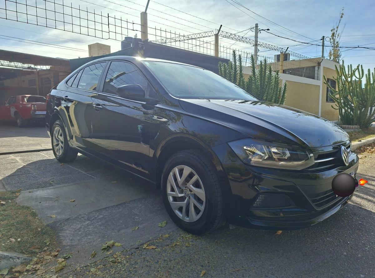 Foto de VOLKSWAGEN VIRTUS Trendline 1.6 automático 2019, color negro, en San Juan