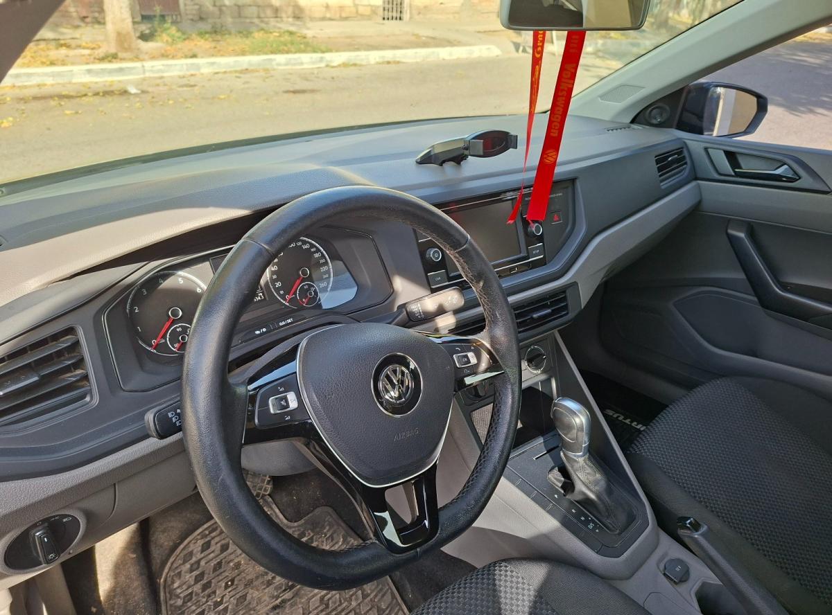 Foto de VOLKSWAGEN VIRTUS Trendline 1.6 automático 2019, color negro, en San Juan