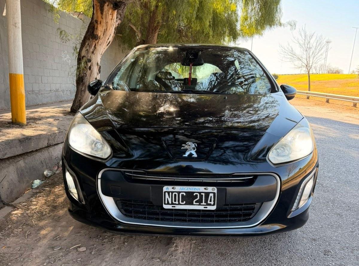 Foto de PEUGEOT 308 allure nav 1.6 2014, color negro, en San Juan