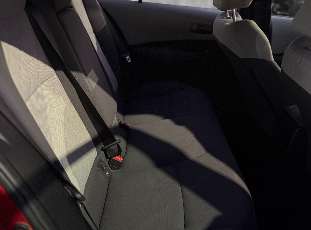 Foto de TOYOTA COROLLA XLI 2020, color rojo, en San Juan