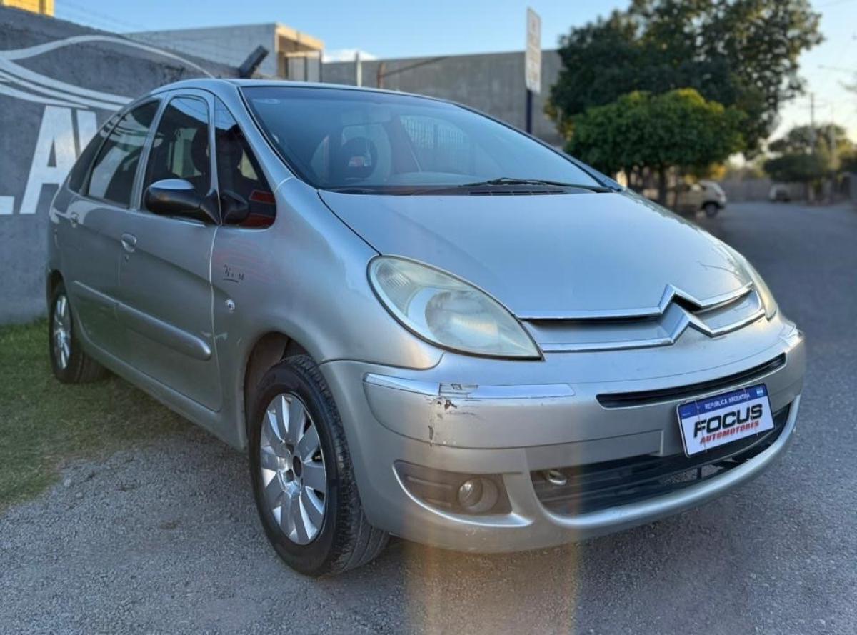 Foto de CITROEN PICASSO Xsara 2008, color gris, en San Juan