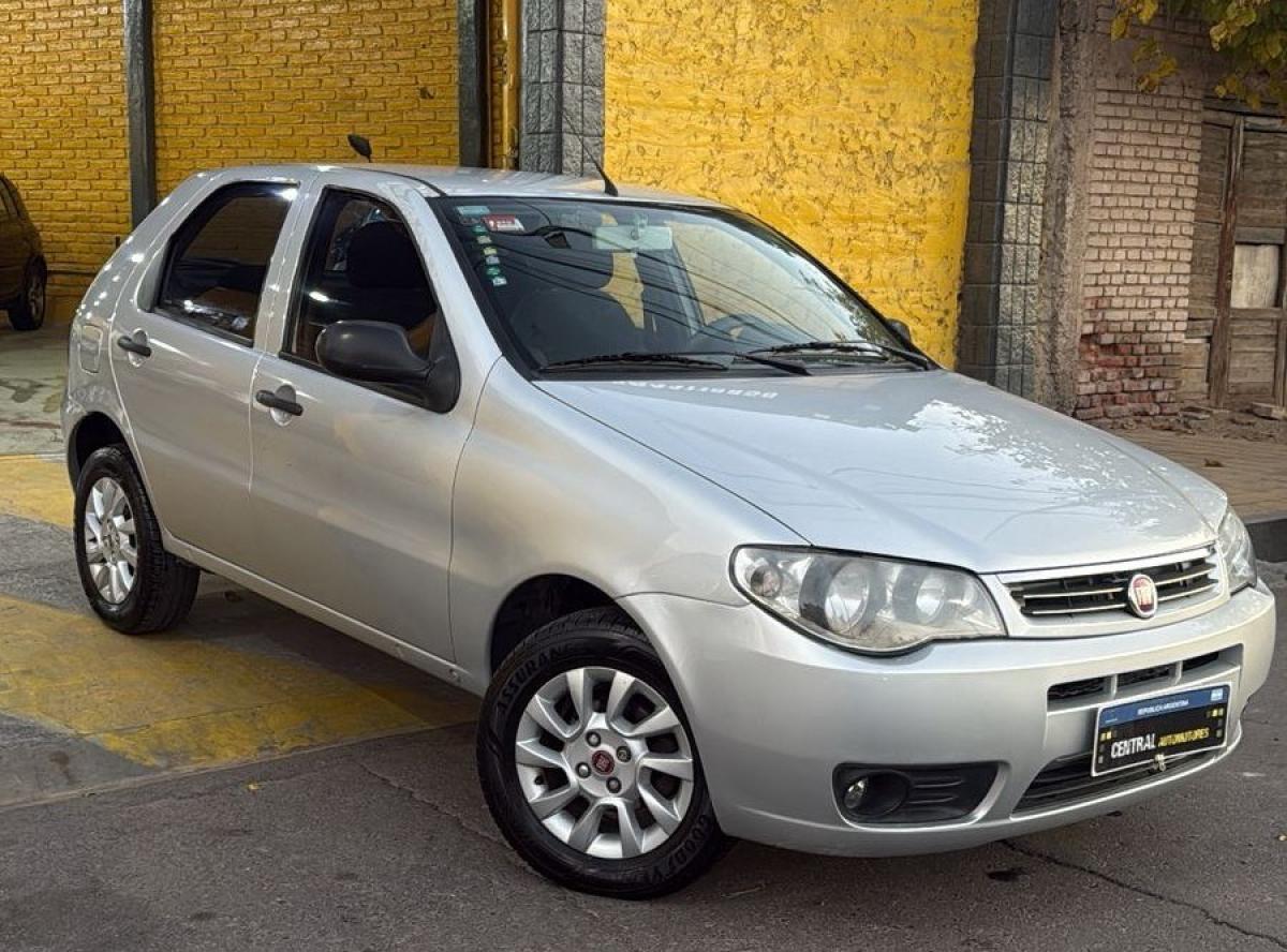 Foto de FIAT PALIO FIRE 1.4 5P 2015, color plata, en San Juan