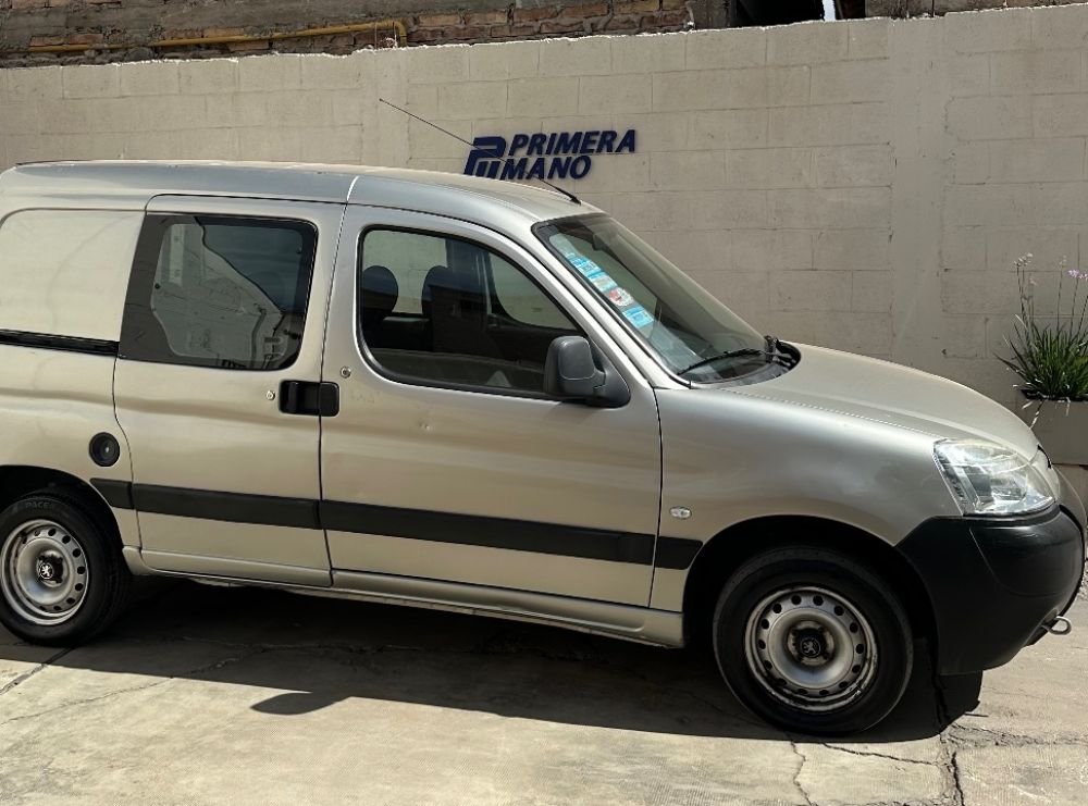 Miniatura de PEUGEOT PARTNER Confort 1.4 nafta con GNC 5ta generación