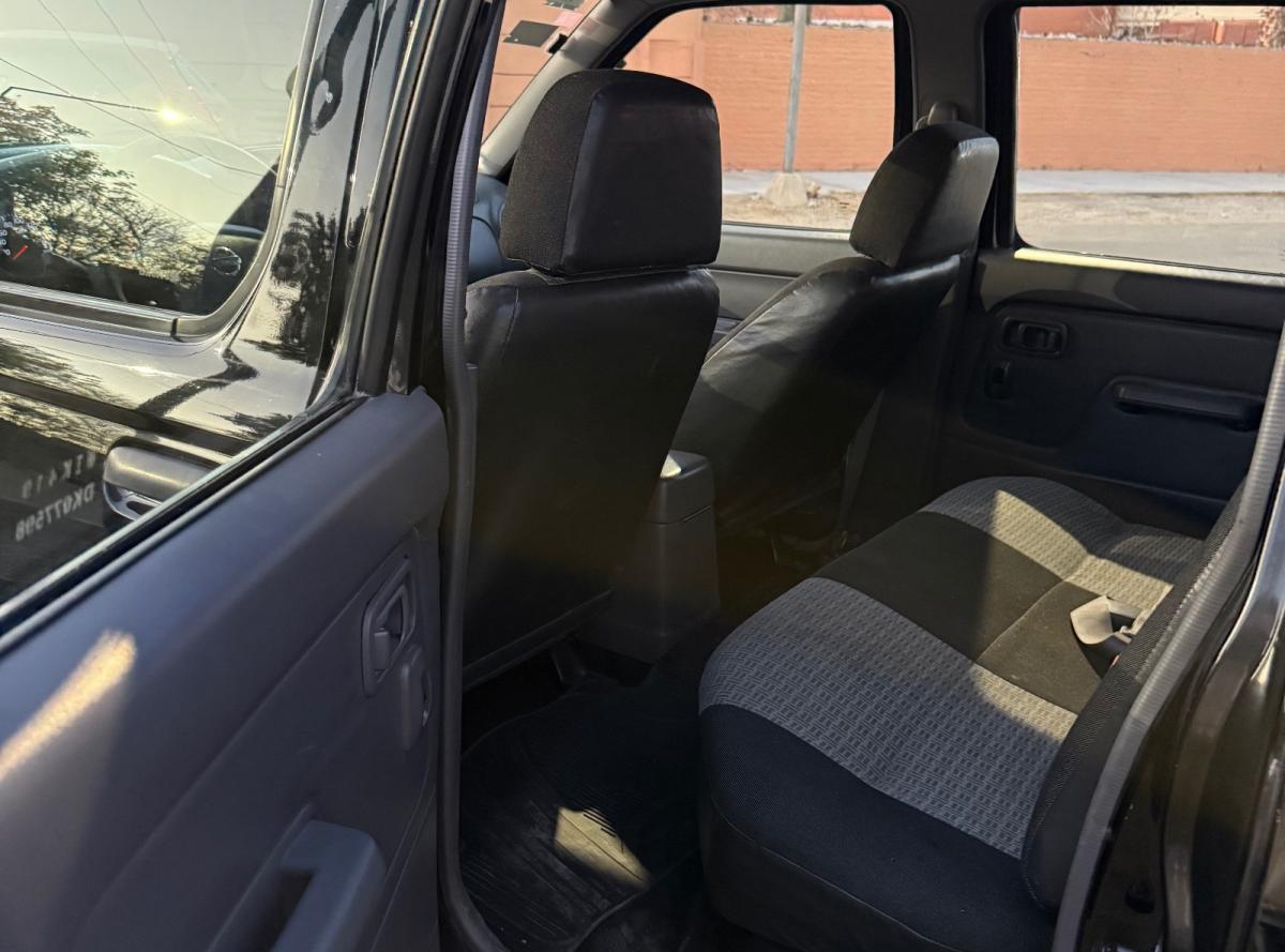 Foto de NISSAN PATHFINDER Frontier 2013, color negro, en San Juan