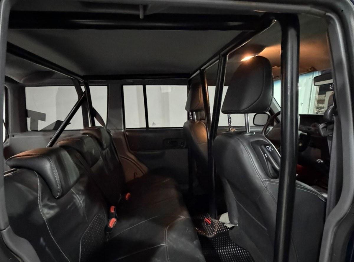 Foto de CHRYSLER / DODGE JEEP CHEROKEE xj equipada 2000, color azul, en San Juan
