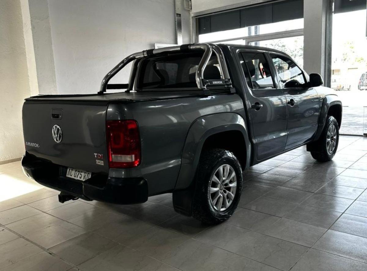 Foto de VOLKSWAGEN AMAROK confortline 2.0 tdi at 2017, color gris, en San Juan