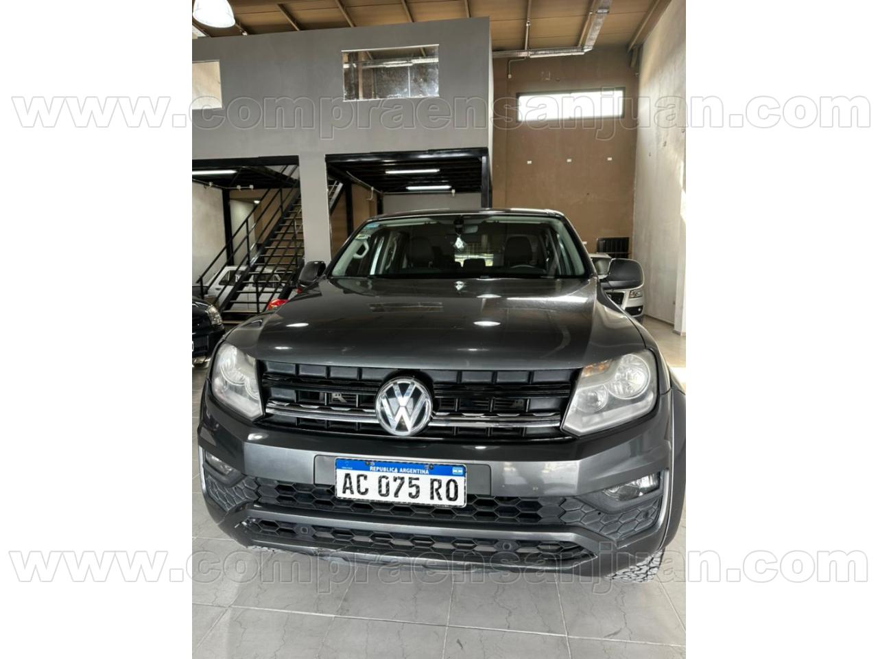 Foto de VOLKSWAGEN AMAROK confortline 2.0 tdi at 2017, color gris, en San Juan