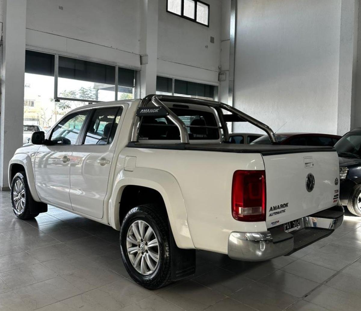 Foto de VOLKSWAGEN AMAROK Highline pack 2.0 TDI 2015, color blanco, en San Juan
