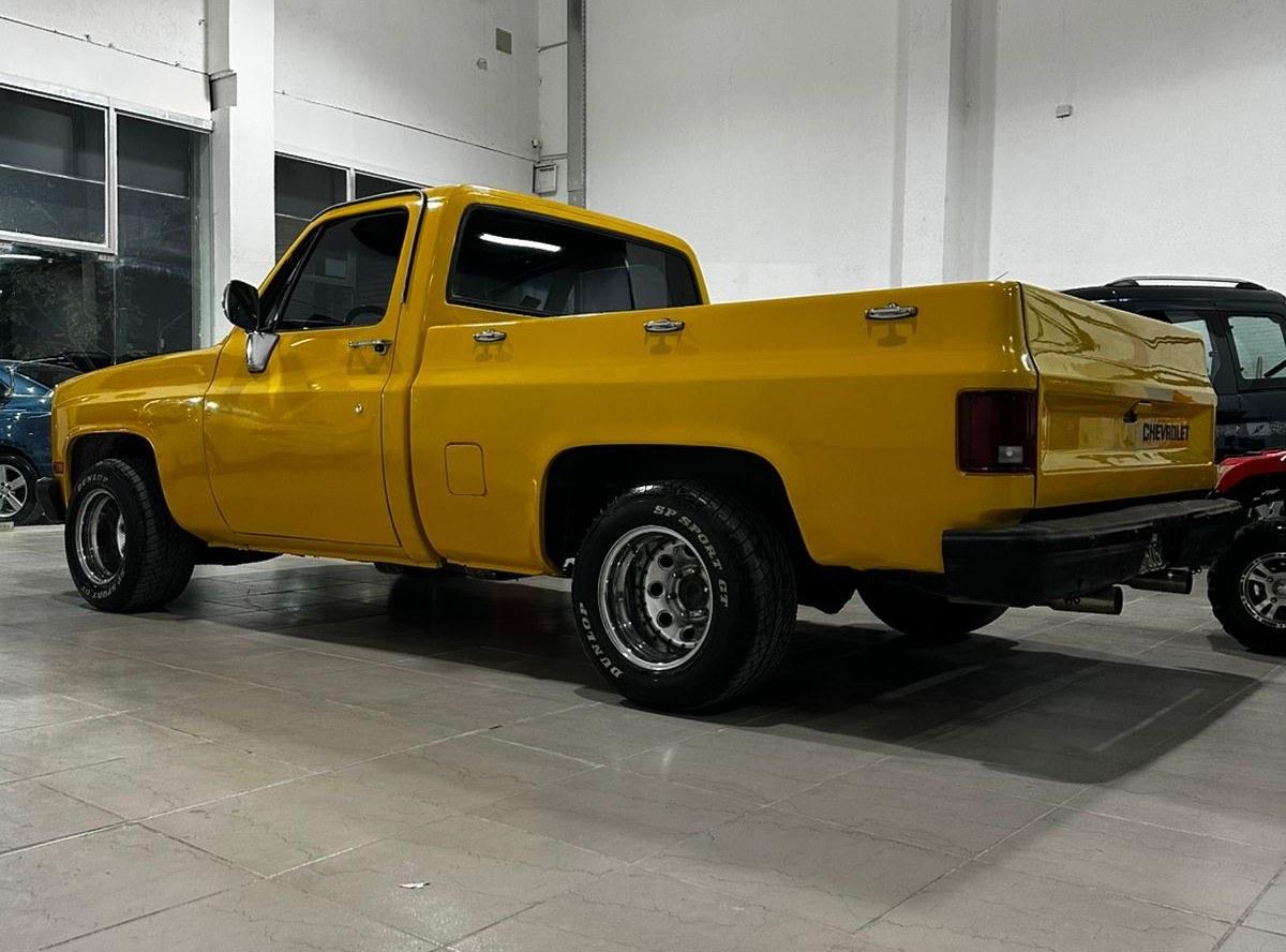 Foto de CHEVROLET PICK-UP S-10 Custom 1986, color amarillo, en San Juan