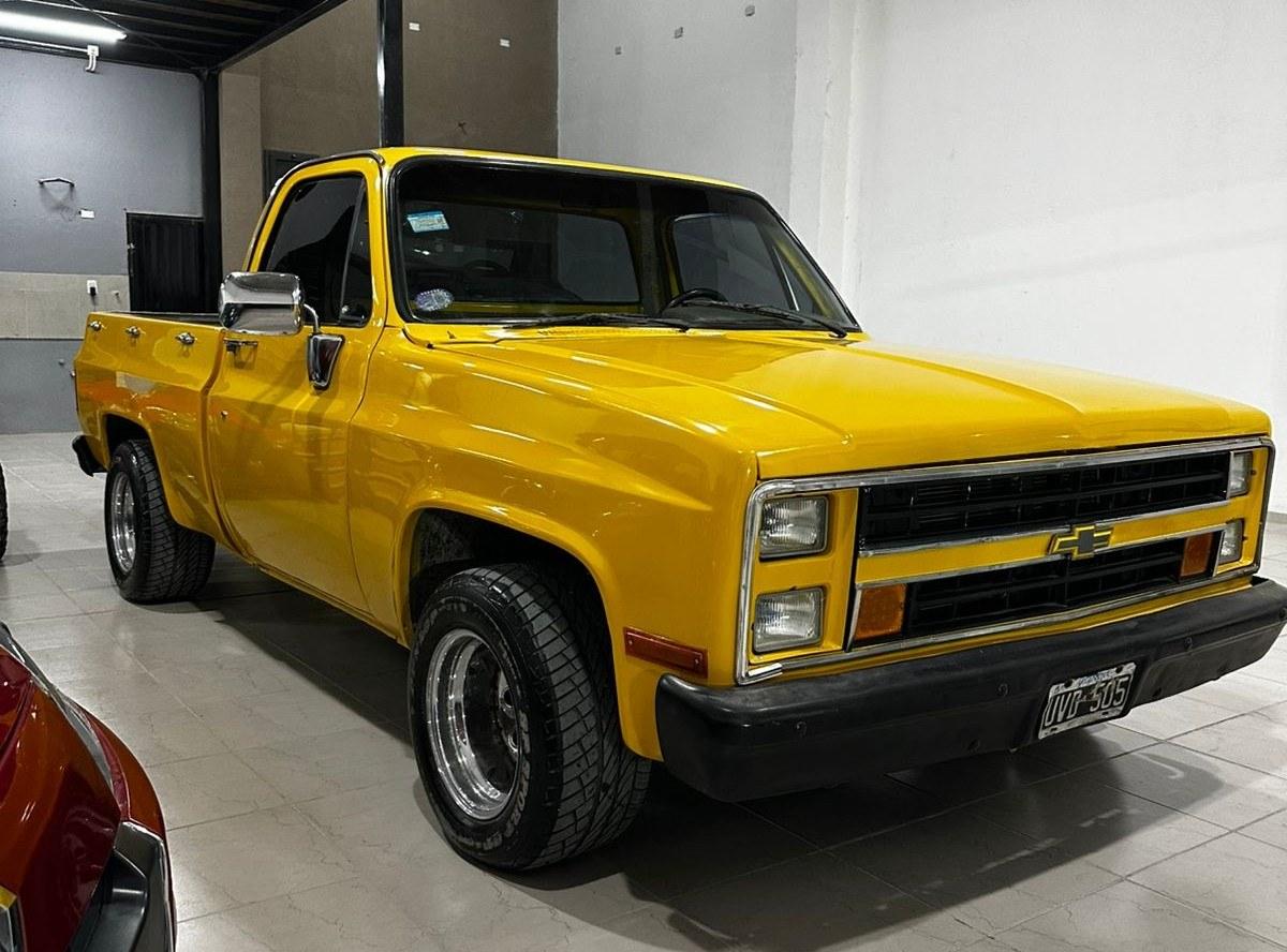 Foto de CHEVROLET PICK-UP S-10 Custom 1986, color amarillo, en San Juan