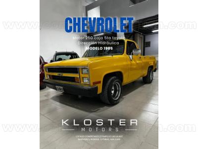 Foto de CHEVROLET PICK-UP S-10 Custom 1986, color amarillo, en San Juan