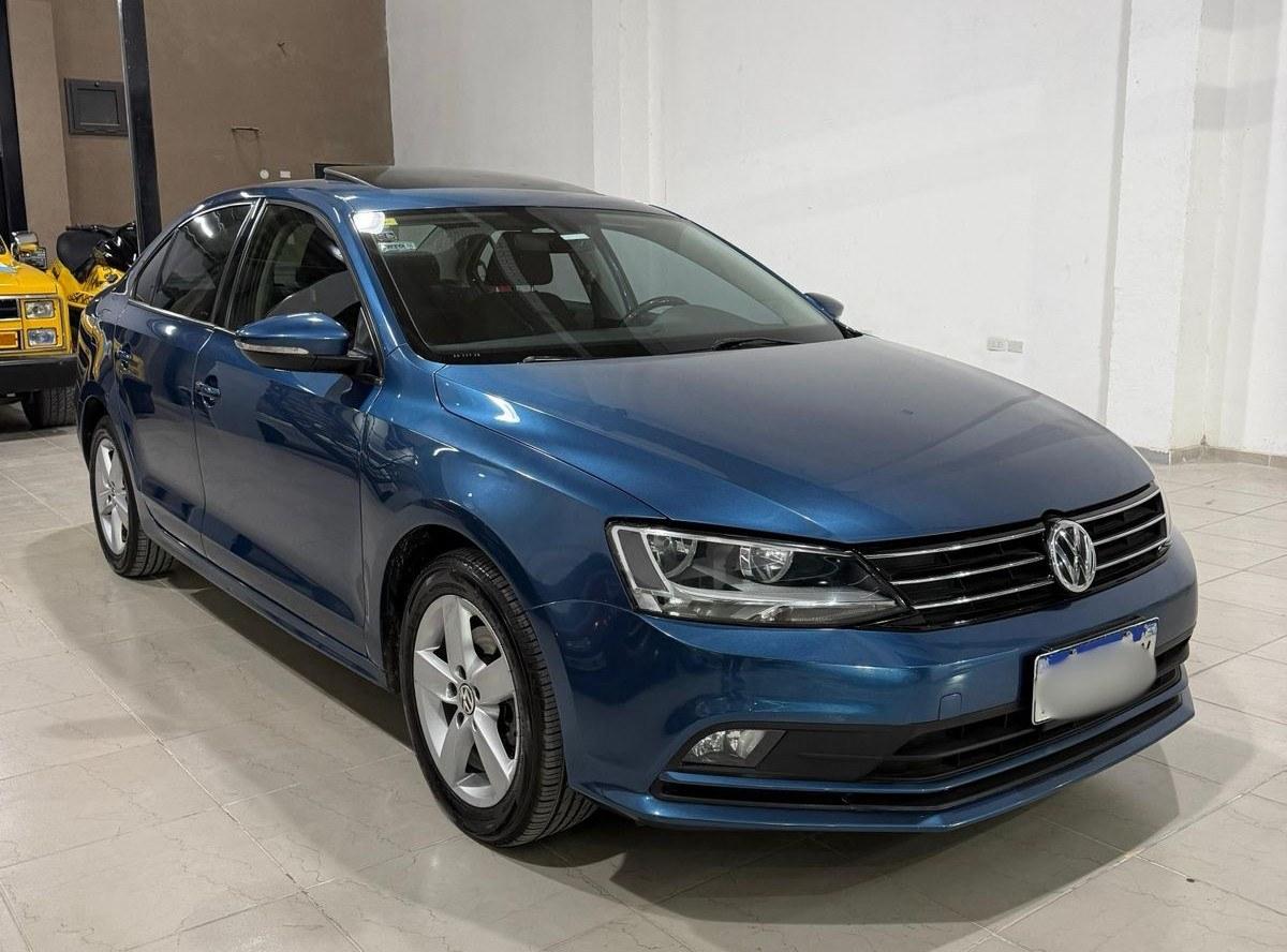 Foto de VOLKSWAGEN VENTO 1.4 TSI DSG Blue Motion 2017, color azul, en San Juan