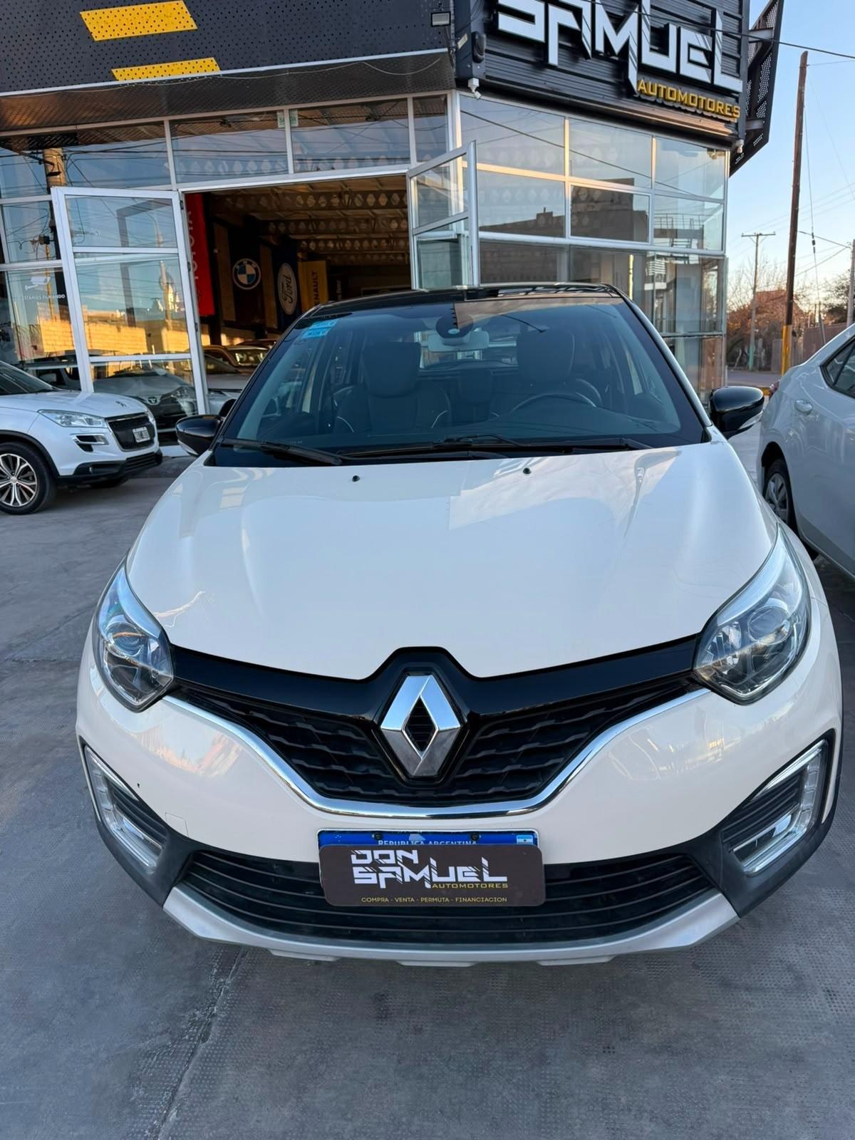 Foto de RENAULT CAPTUR INTENS 1,6 CVT 2019, color marron, en San Juan