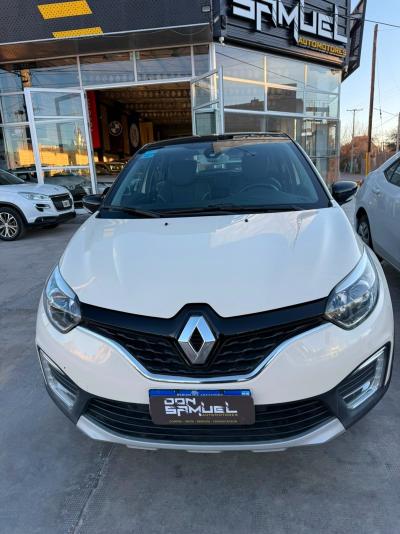 Foto de RENAULT CAPTUR INTENS 1,6 CVT 2019, color marron, en San Juan