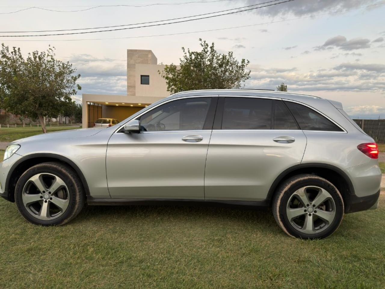 Foto de MERCEDES BENZ GLC Glc 300 2017, color sin color especificado, en San Juan