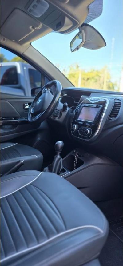 Miniatura de RENAULT CAPTUR Intense 2.0 manual 6ta