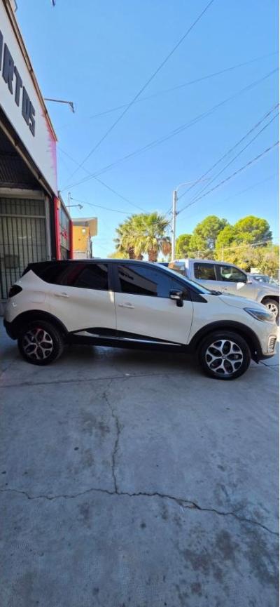 Miniatura de RENAULT CAPTUR Intense 2.0 manual 6ta