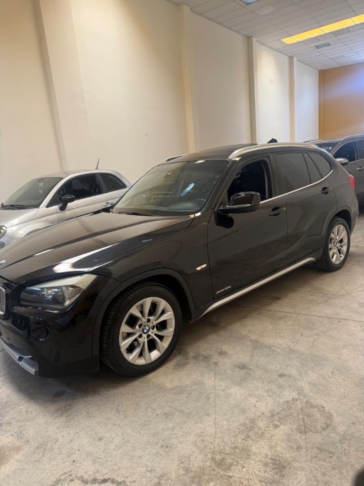 Foto de BMW X 1 Xdrive 2.0 Nafta 2011, color negro, en San Juan