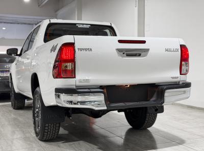Miniatura de TOYOTA HILUX SR 2.8 4x4 Manual