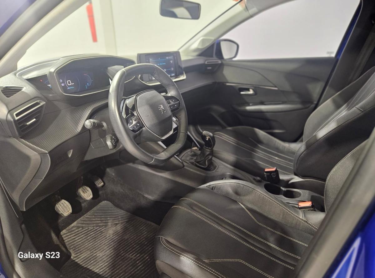Foto de PEUGEOT 208 Allure 1.6 Manual 2022, color azul, en San Juan