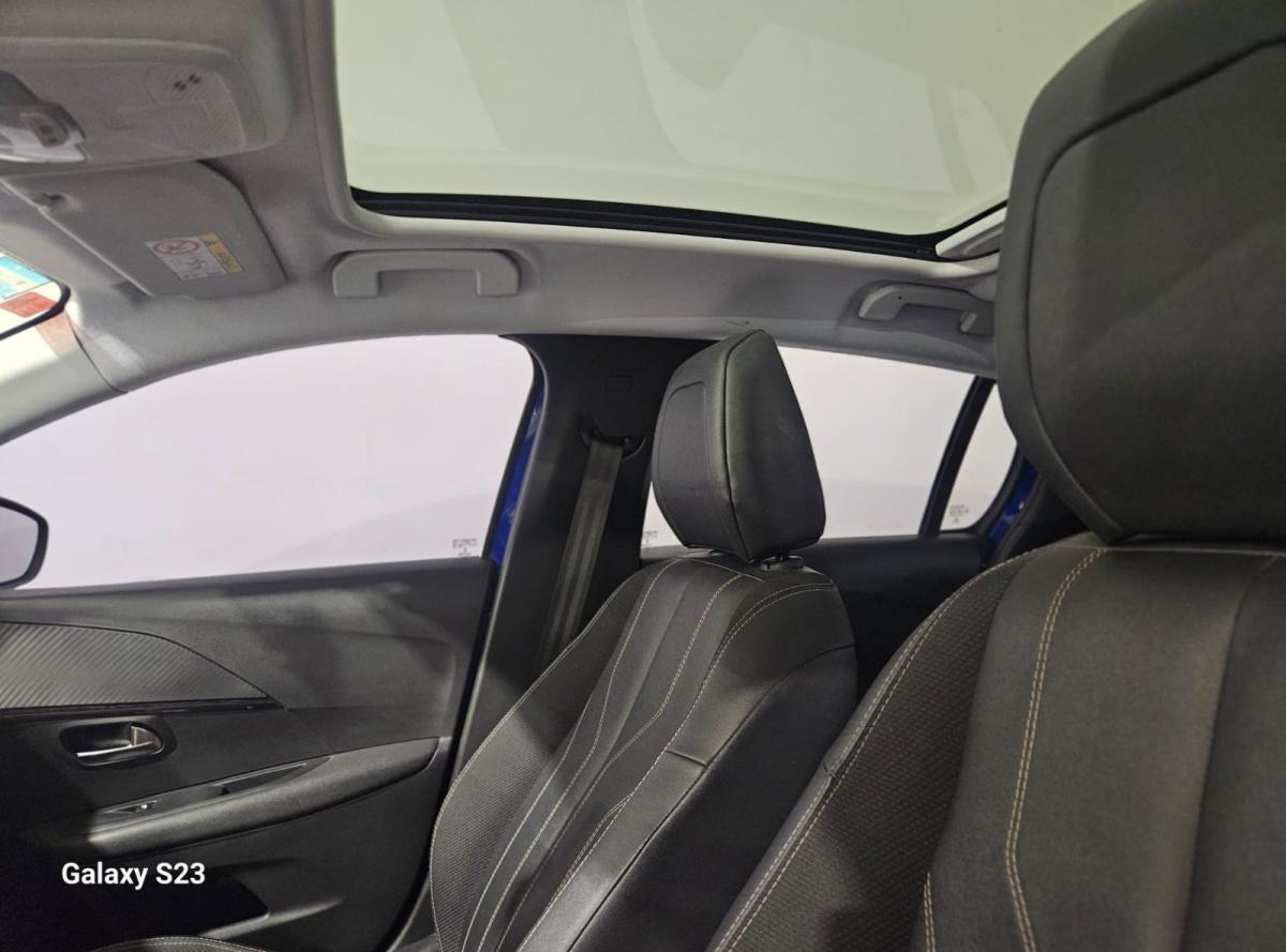 Foto de PEUGEOT 208 Allure 1.6 Manual 2022, color azul, en San Juan