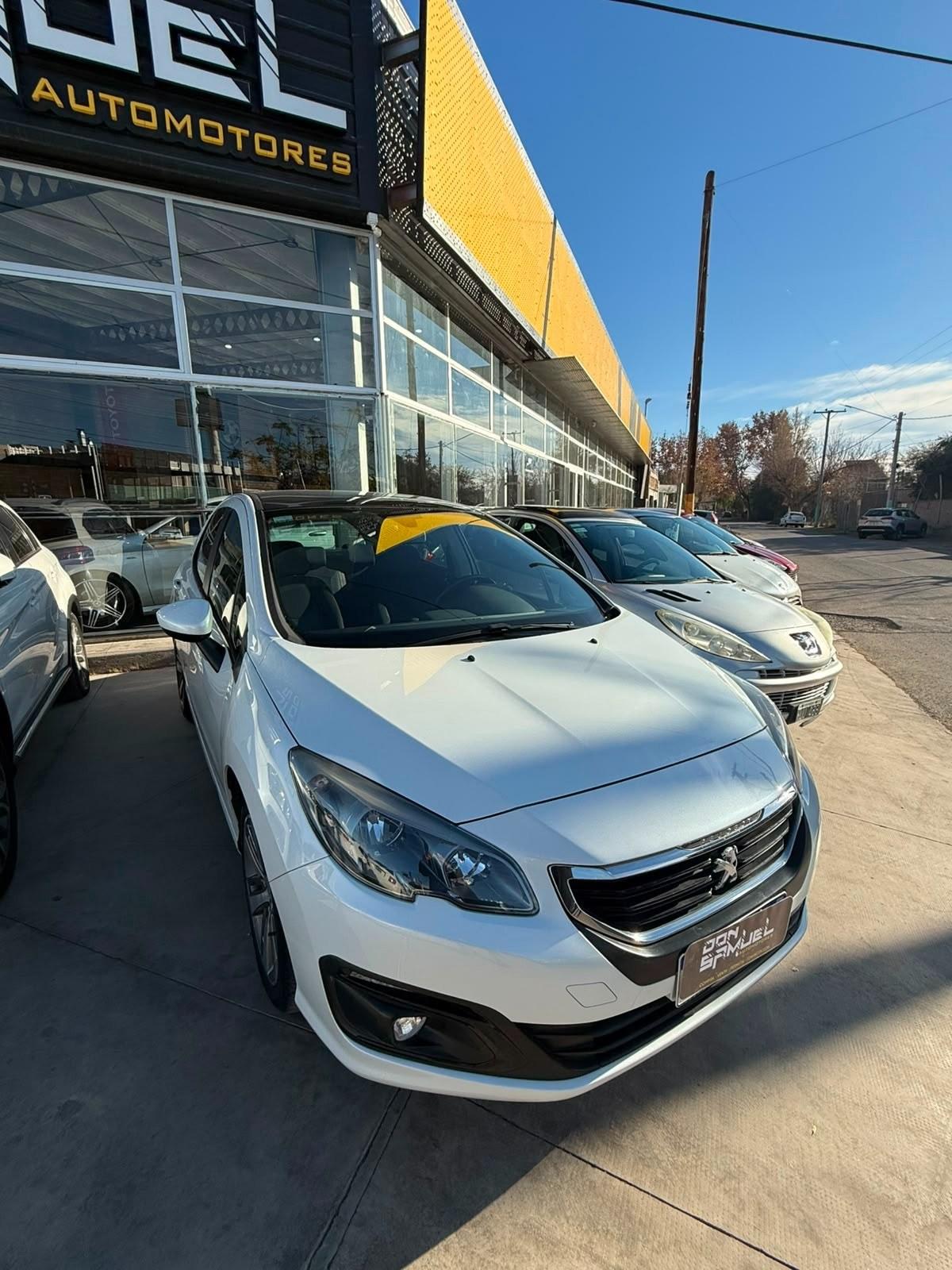 Foto de PEUGEOT 308 308	1,6 THP FELINE TIPTRONIC 2018, color blanco, en San Juan