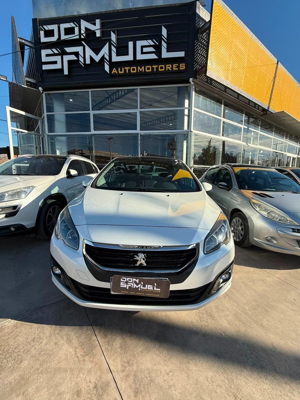 Foto de PEUGEOT 308 308	1,6 THP FELINE TIPTRONIC 2018, color blanco, en San Juan