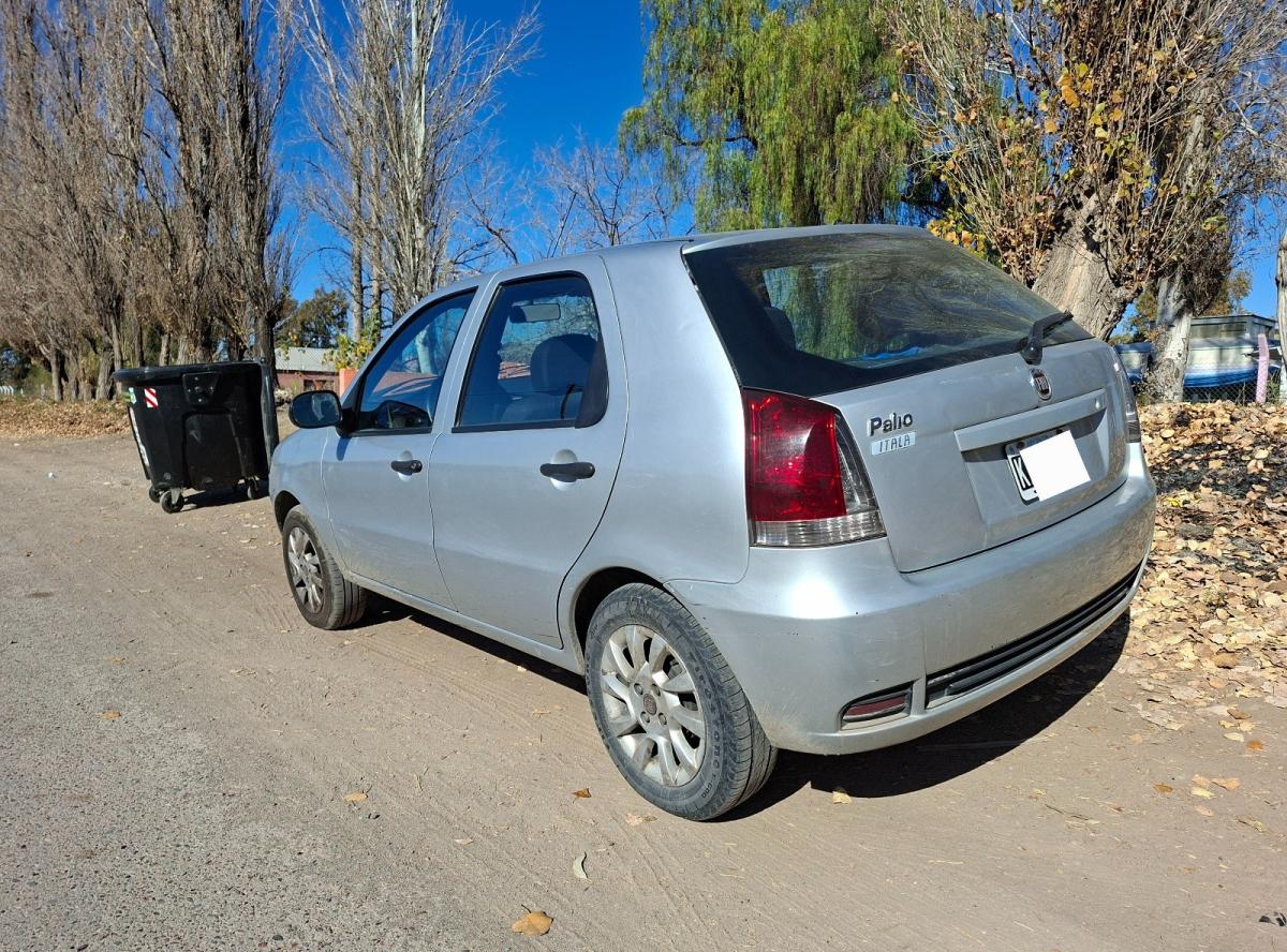 Foto de FIAT PALIO Fire 2011, color gris, en San Juan