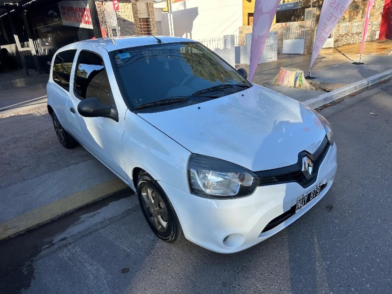 Foto de RENAULT CLIO Confort 1.2 2014, color sin color especificado, en San Juan