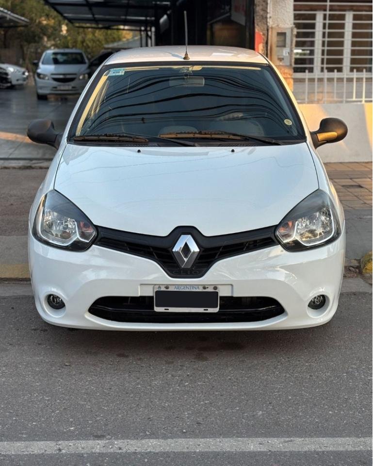 Foto de RENAULT CLIO Confort 4.1 2014, color sin color especificado, en San Juan