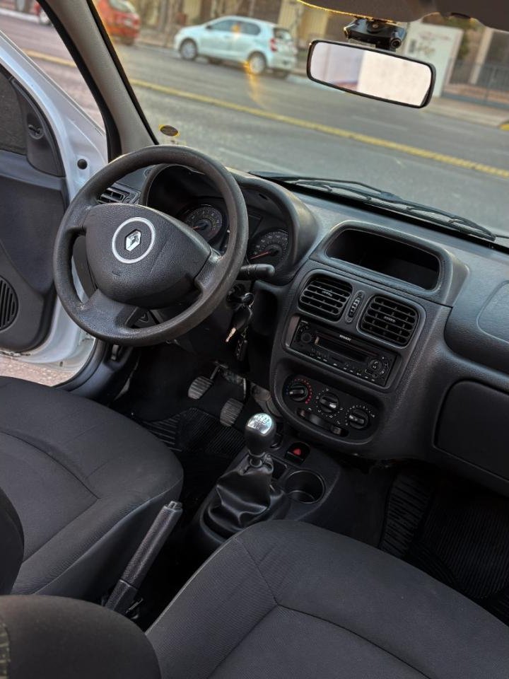 Foto de RENAULT CLIO Confort 4.1 2014, color sin color especificado, en San Juan