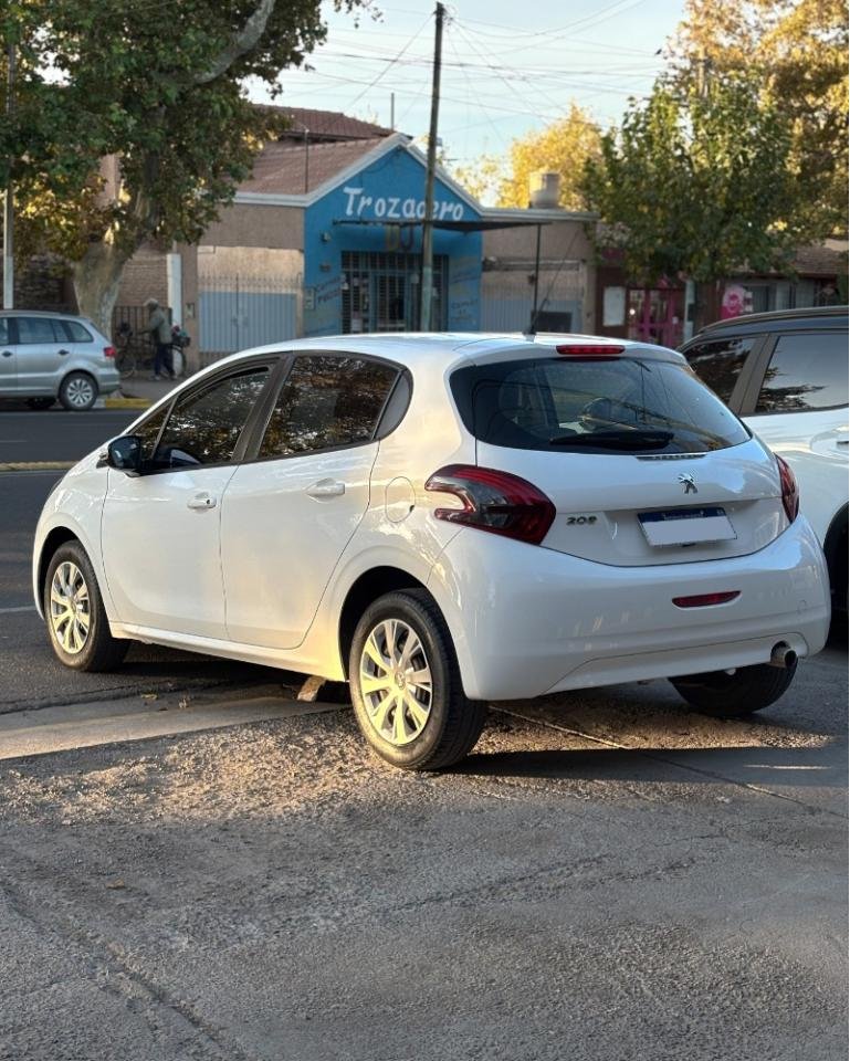 Foto de PEUGEOT 208 Active 1.6 2018, color sin color especificado, en San Juan