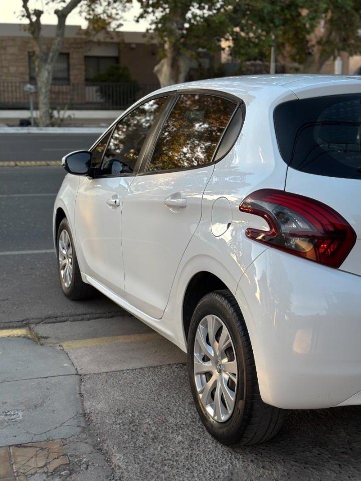 Foto de PEUGEOT 208 Active 1.6 2018, color sin color especificado, en San Juan