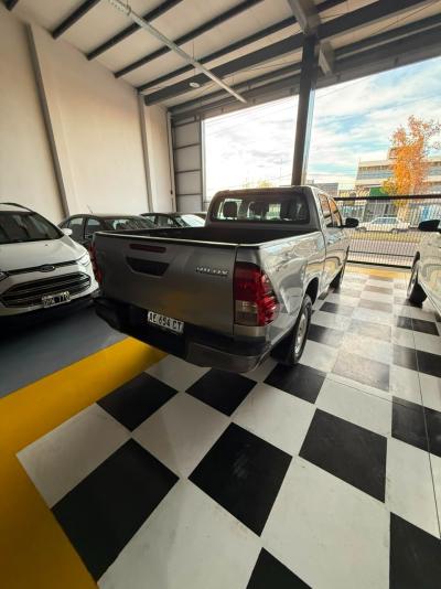Miniatura de TOYOTA HILUX DX 4X4 2.4 TDI MT