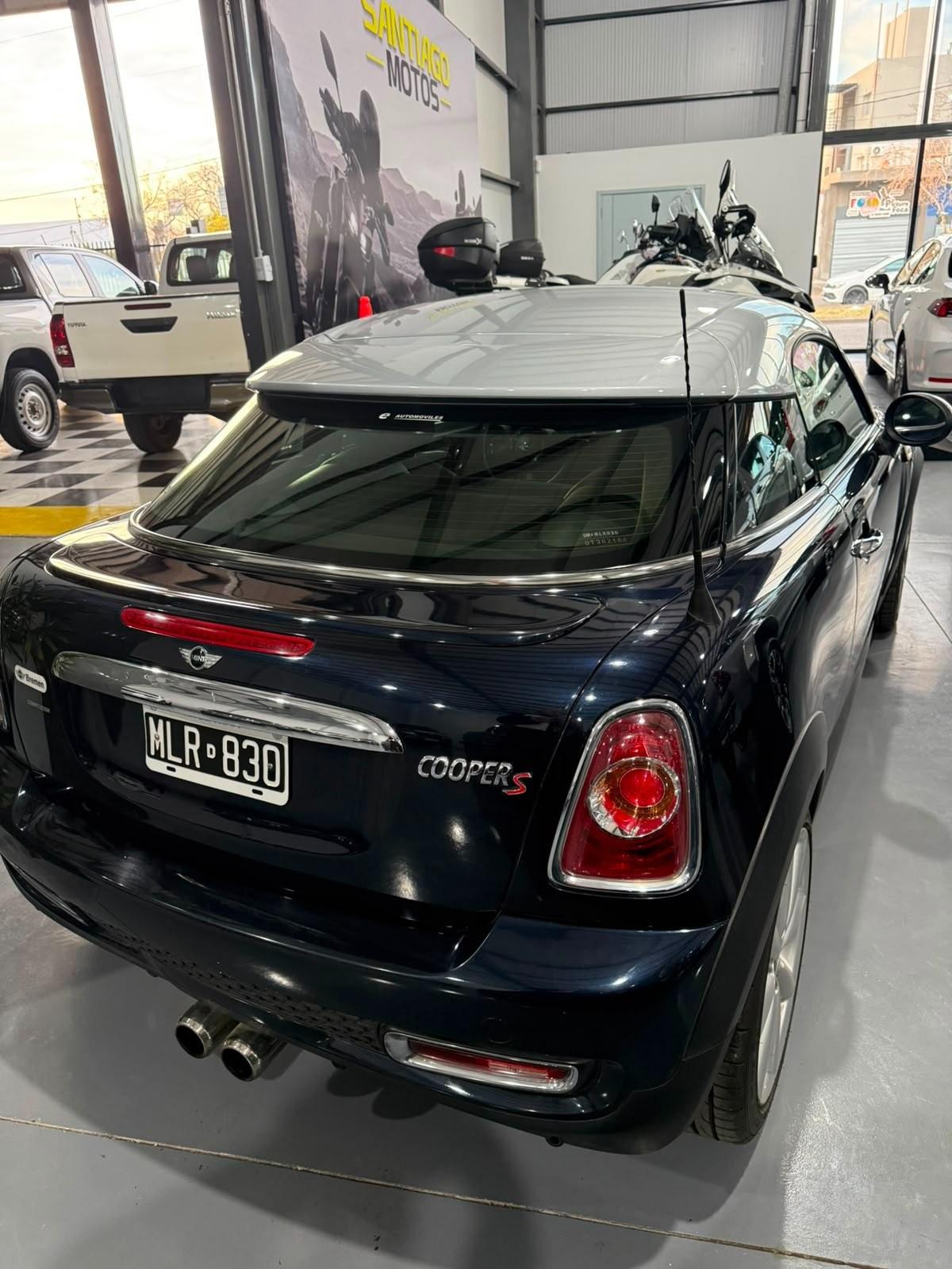 Foto de MINI COOPER MINI S COUPE 2013, color azul, en San Juan