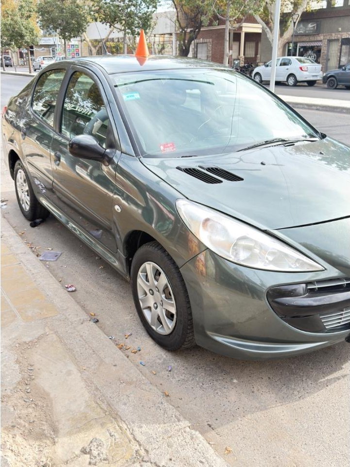 Foto de PEUGEOT 207 207 allure 1.4 4p 2011, color sin color especificado, en San Juan