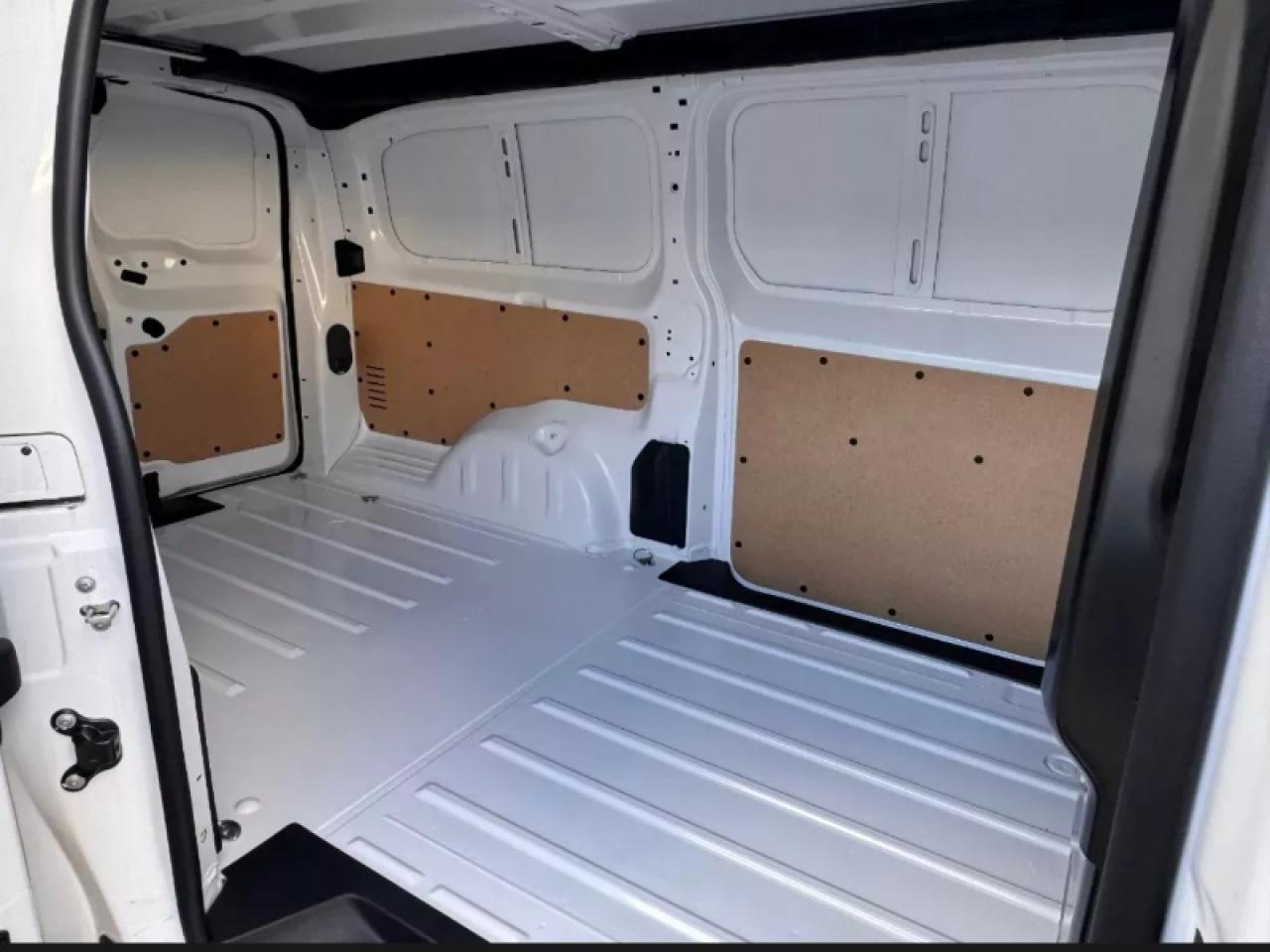 Foto de PEUGEOT EXPERT Expert HDI FURGÓN 2025, color sin color especificado, en San Juan
