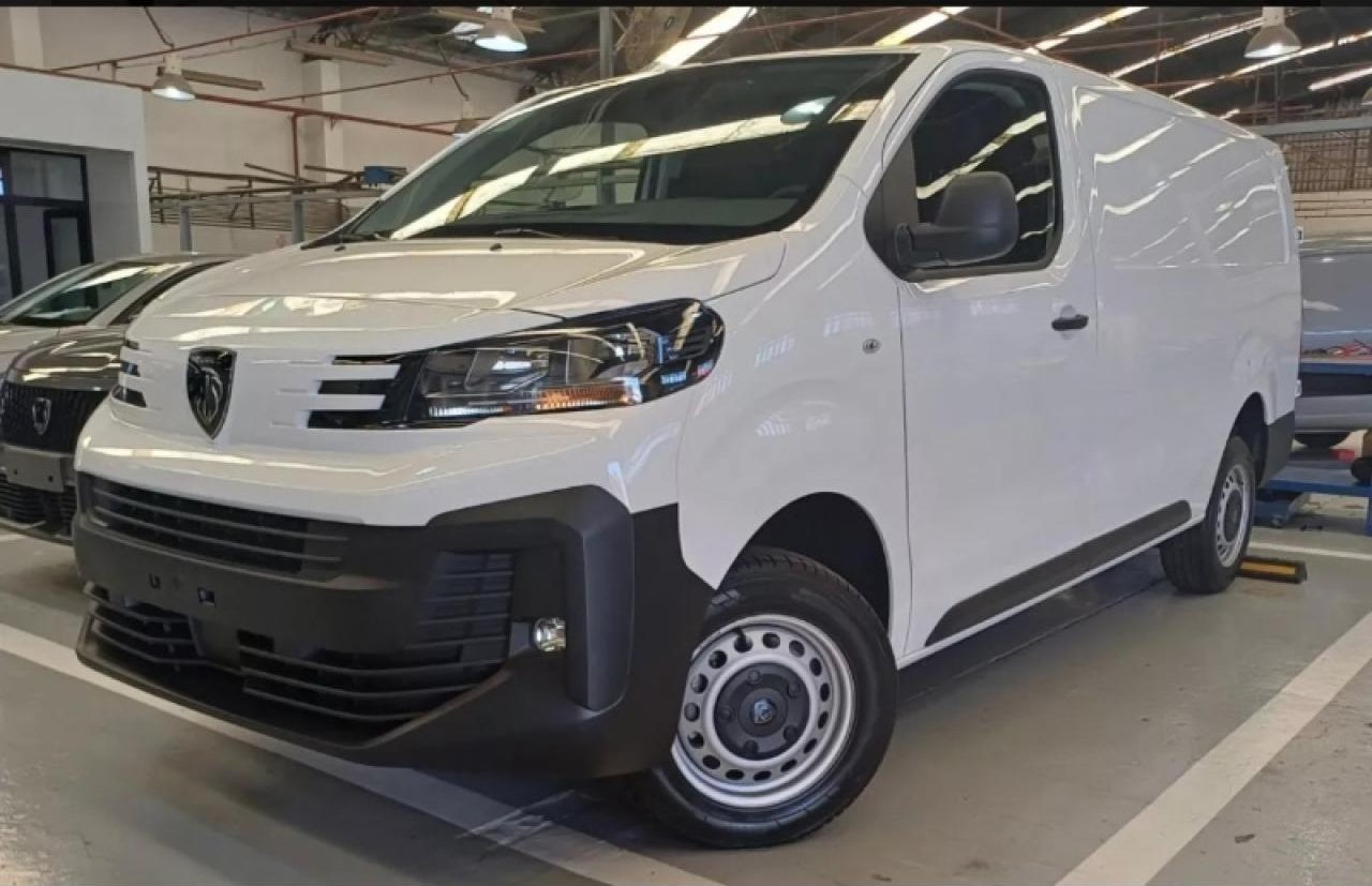 Foto de PEUGEOT EXPERT Expert HDI FURGÓN 2025, color sin color especificado, en San Juan