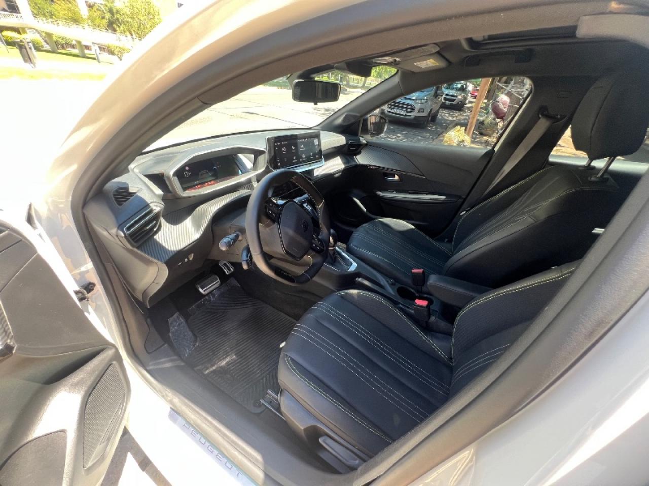 Foto de PEUGEOT 208 Allure t200 y GT 2025, color sin color especificado, en San Juan