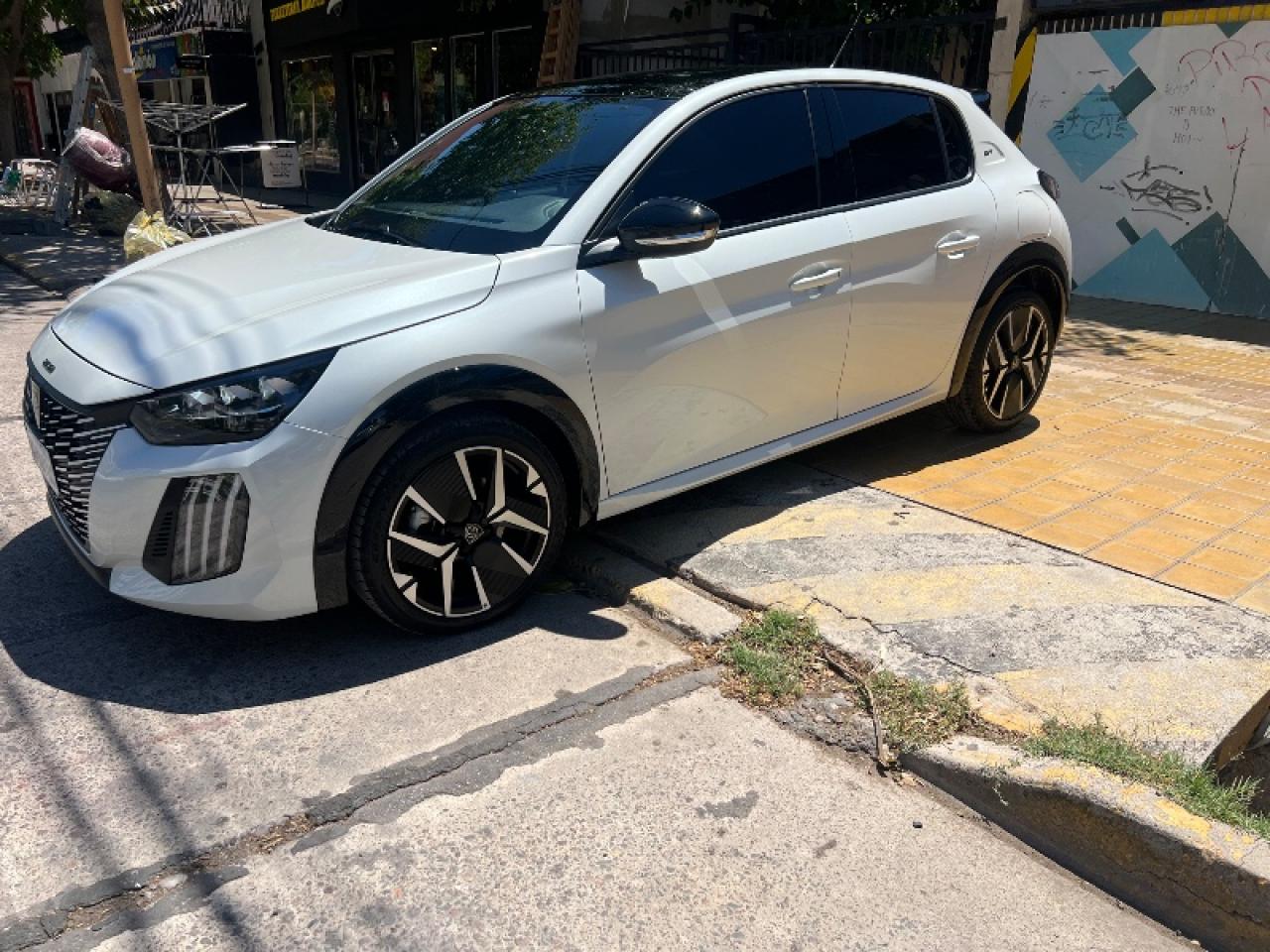 Foto de PEUGEOT 208 Allure t200 y GT 2025, color sin color especificado, en San Juan