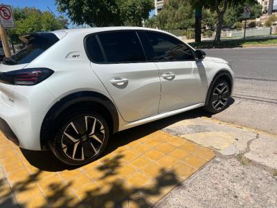 Miniatura de PEUGEOT 208 Allure t200 y GT