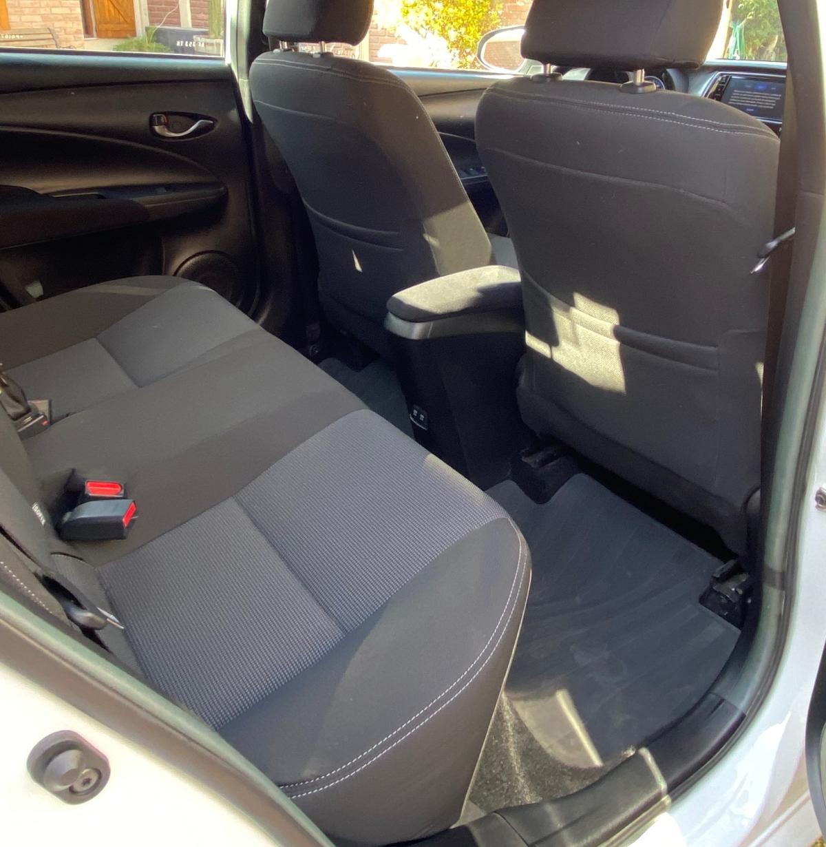 Foto de TOYOTA YARIS XS, 5p 2022, color blanco, en San Juan
