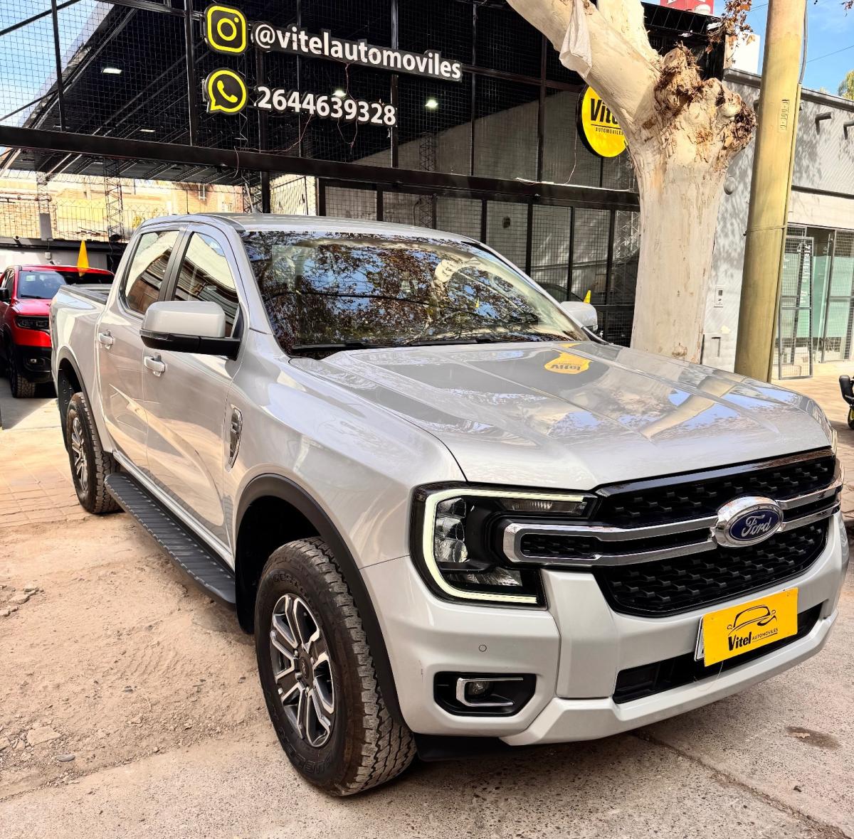 Foto de FORD RANGER Xlt 2.0 at 4x4 2025, color gris, en San Juan