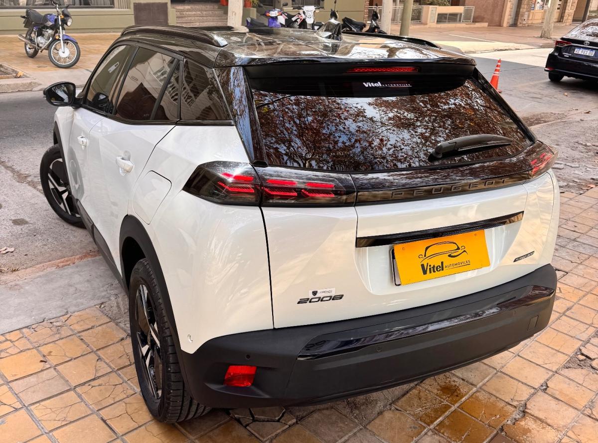 Foto de PEUGEOT 2008 2008 GT 1.0 T 2025, color blanco, en San Juan