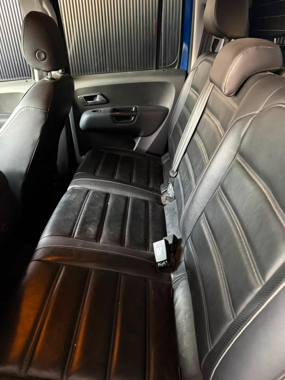 Foto de VOLKSWAGEN AMAROK DC V6 EXTREME 3,0L 258CV TDI 4X4 AT 2018, color azul, en San Juan