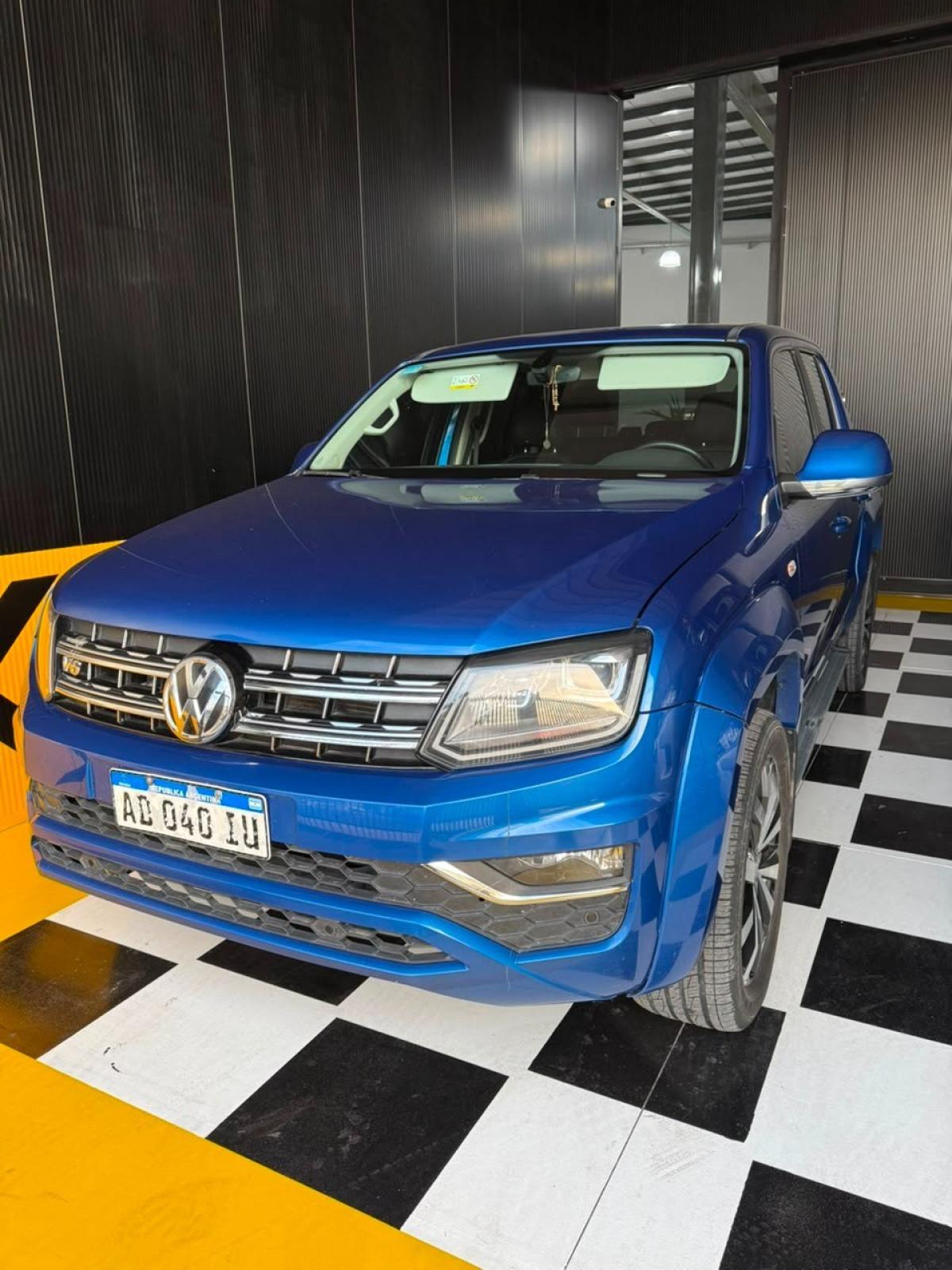 Foto de VOLKSWAGEN AMAROK DC V6 EXTREME 3,0L 258CV TDI 4X4 AT 2018, color azul, en San Juan