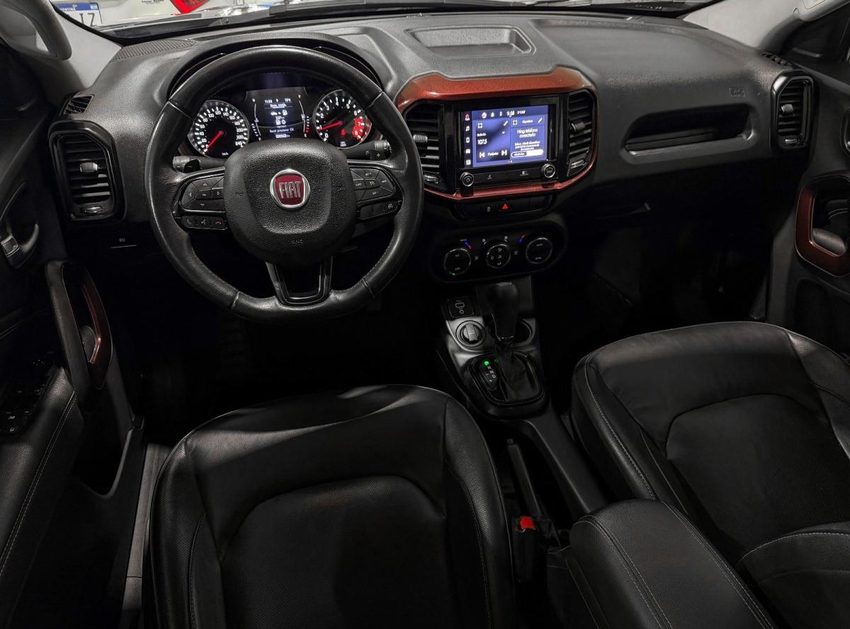 Foto de FIAT TORO Fredoon 1.9 4x2 automatica 2019, color gris, en San Juan