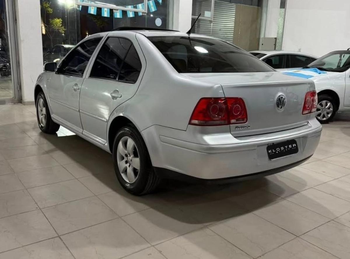 Foto de VOLKSWAGEN BORA 2011, color sin color especificado, en San Juan